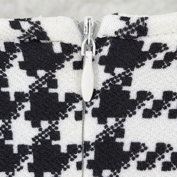 Violet B Women's Scoop Neck Houndstooth Ruffled Cuff Sleeve Dress - 2X - Picture 7 of 7